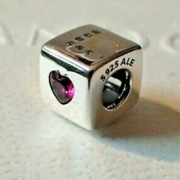 Pandora - Picture 1 of 3